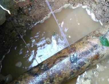 昂昂溪楼顶渗水维修公司分享下地暖漏水的原因及检测方法。